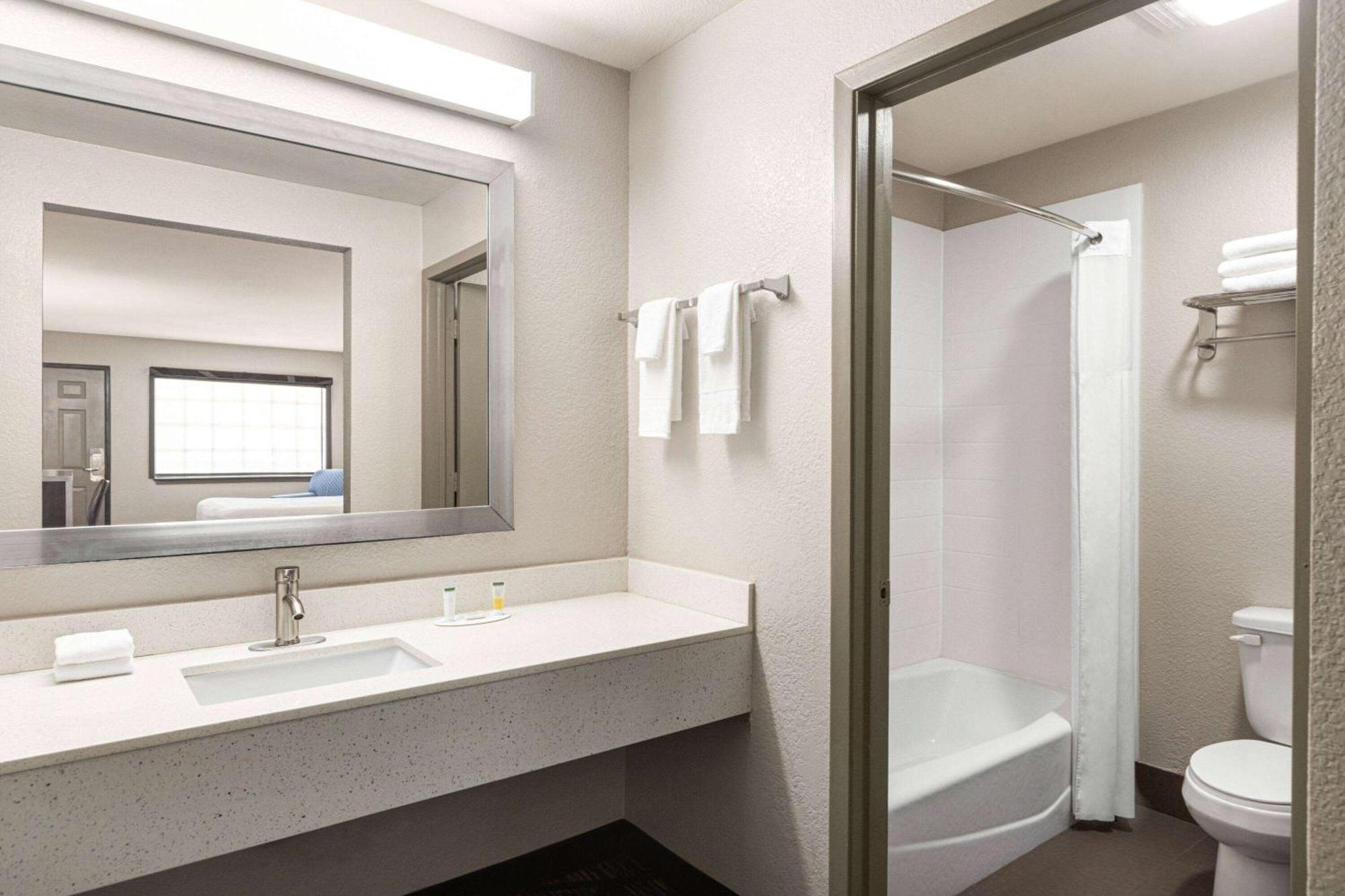 Days Inn By Wyndham San Antonio Near Fiesta Park Kültér fotó