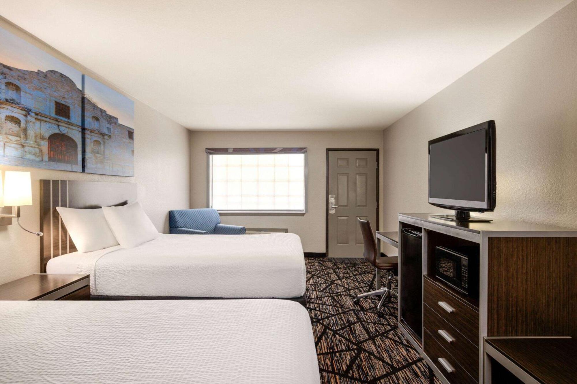 Days Inn By Wyndham San Antonio Near Fiesta Park Kültér fotó